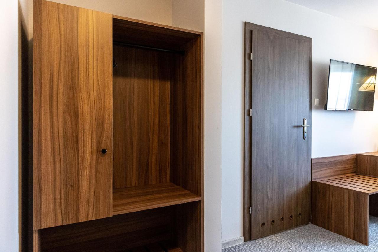 Hotel Santin Belchatow ภายนอก รูปภาพ
