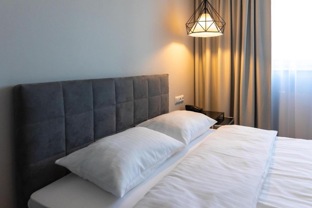 Hotel Santin Belchatow ภายนอก รูปภาพ