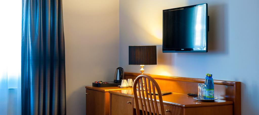 Hotel Santin Belchatow ภายนอก รูปภาพ