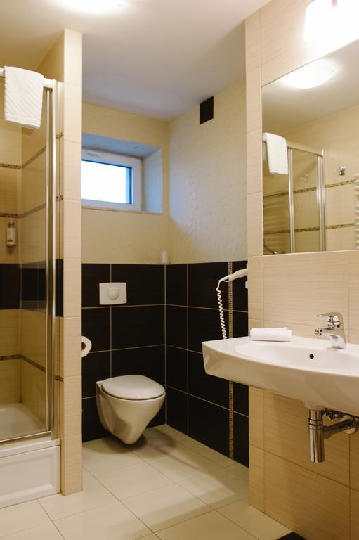 Hotel Santin Belchatow ภายนอก รูปภาพ