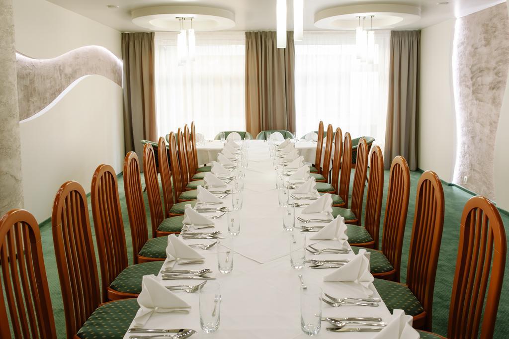 Hotel Santin Belchatow ภายนอก รูปภาพ